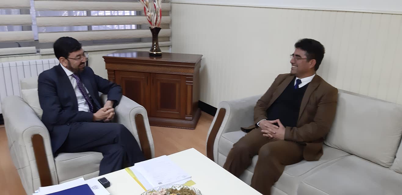 عکس رییس دانشگاه البیرونی